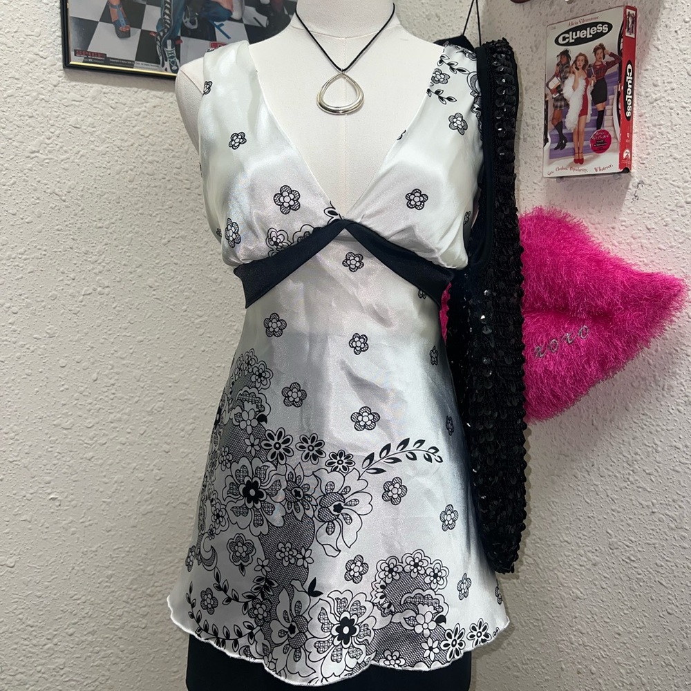 Forever 21 Black and White Floral Top